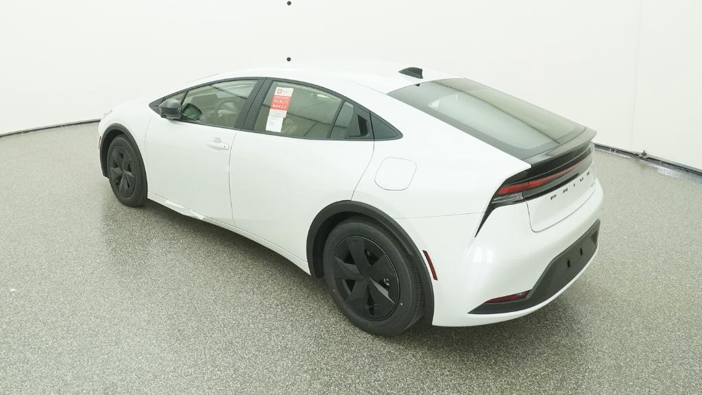 New 2026 Wind Chill Pearl <sup>1</sup> Toyota  LE image 18