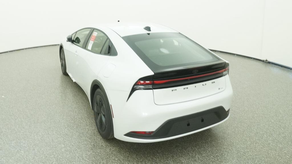 New 2026 Wind Chill Pearl <sup>1</sup> Toyota  LE image 17