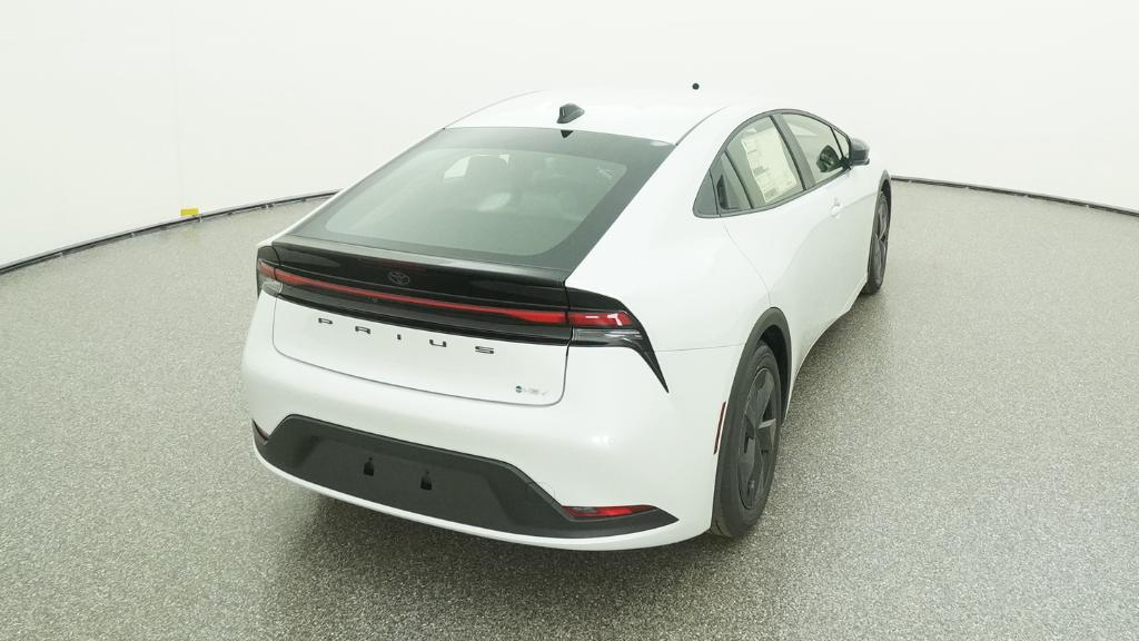 New 2026 Wind Chill Pearl <sup>1</sup> Toyota  LE image 15