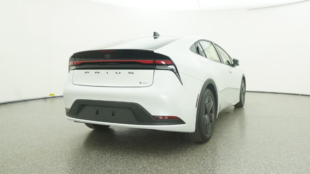 New 2026 Wind Chill Pearl <sup>1</sup> Toyota  LE image 13