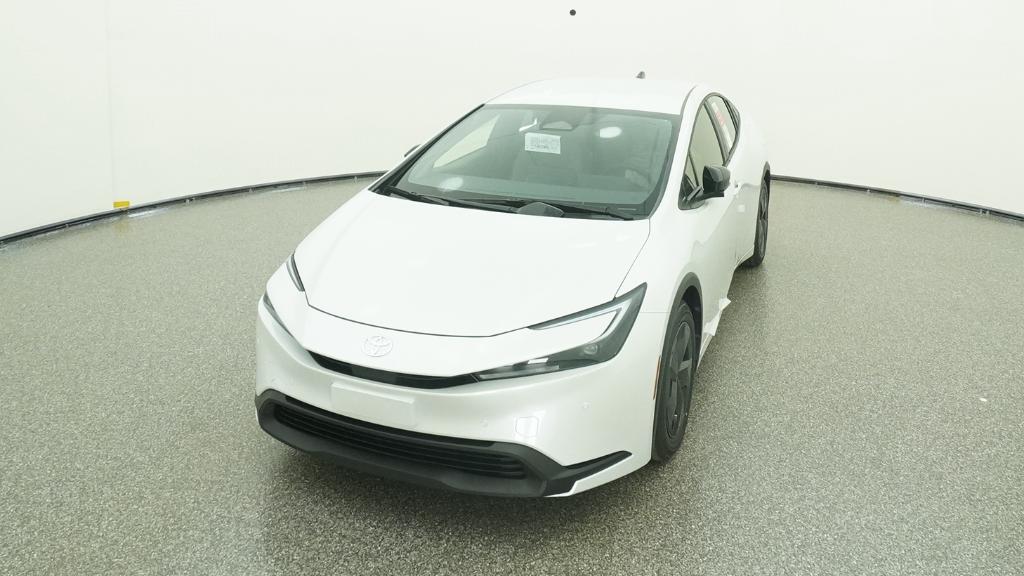 New 2026 Wind Chill Pearl <sup>1</sup> Toyota  LE image 8