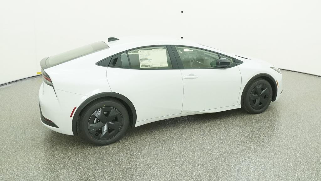 New 2026 Wind Chill Pearl <sup>1</sup> Toyota  LE image 2