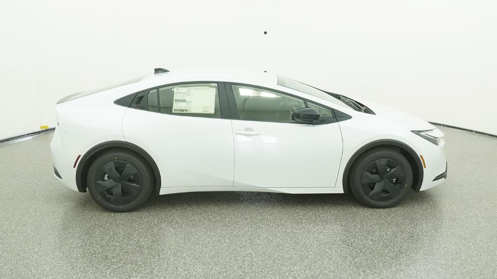New 2026 Wind Chill Pearl <sup>1</sup> Toyota  LE image 5