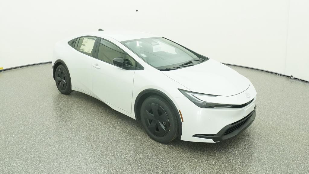 New 2026 Wind Chill Pearl <sup>1</sup> Toyota  LE image 3