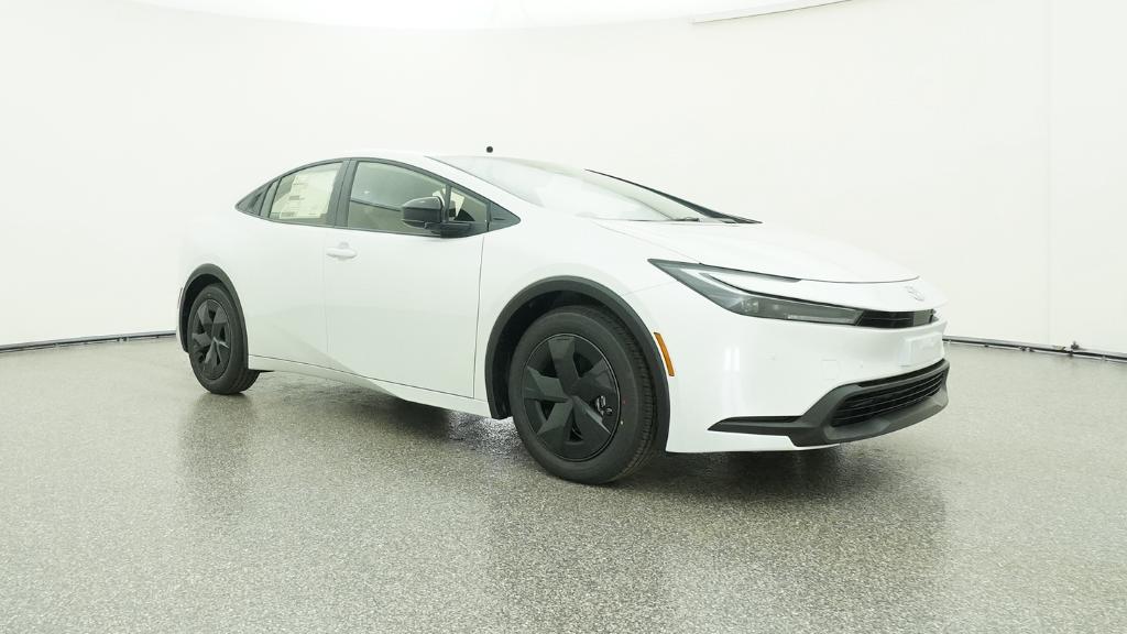 New 2026 Wind Chill Pearl <sup>1</sup> Toyota  LE image 4