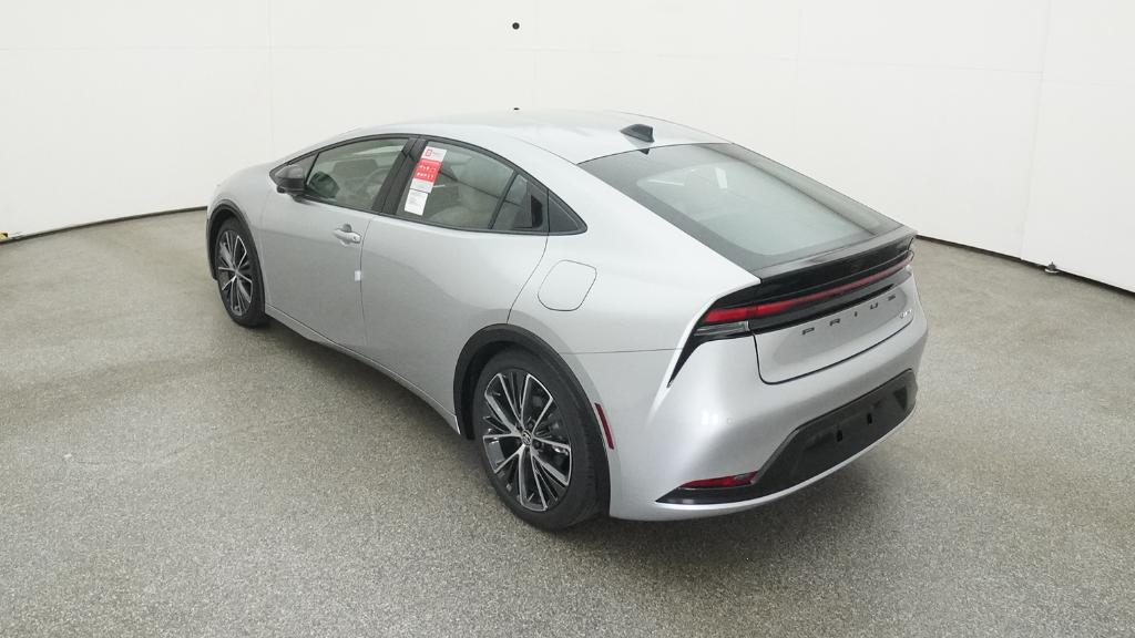 2026 Toyota Prius XLE photo 3