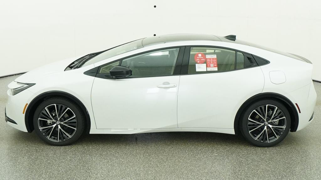 New 2027 Wind Chill Pearl <sup>1</sup> Toyota  Limited image 3