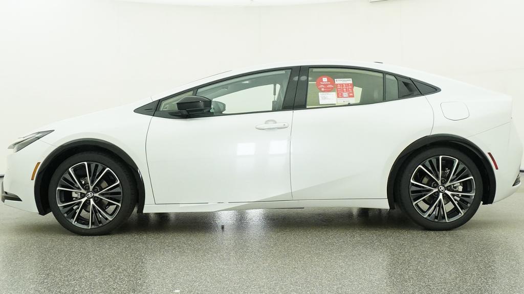 New 2027 Wind Chill Pearl <sup>1</sup> Toyota  Limited image 2