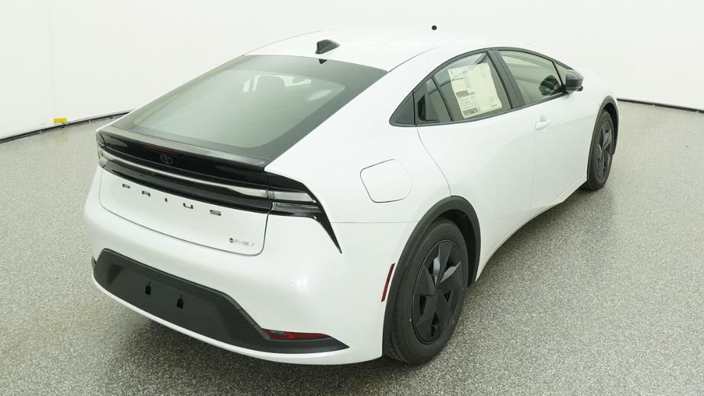 New 2026 Wind Chill Pearl <sup>1</sup> Toyota  SE image 12