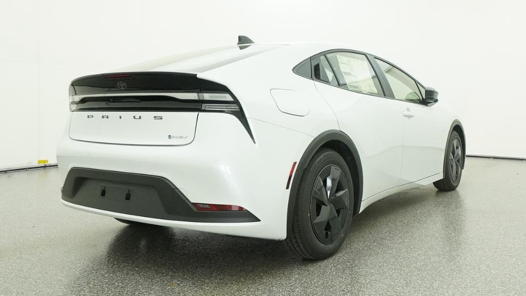 New 2026 Wind Chill Pearl <sup>1</sup> Toyota  SE image 13