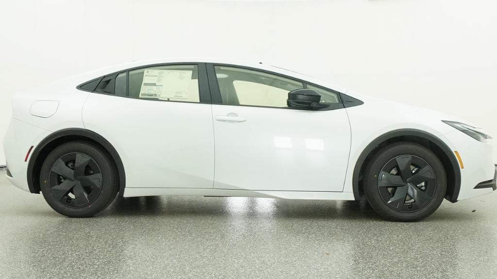New 2026 Wind Chill Pearl <sup>1</sup> Toyota  SE image 28