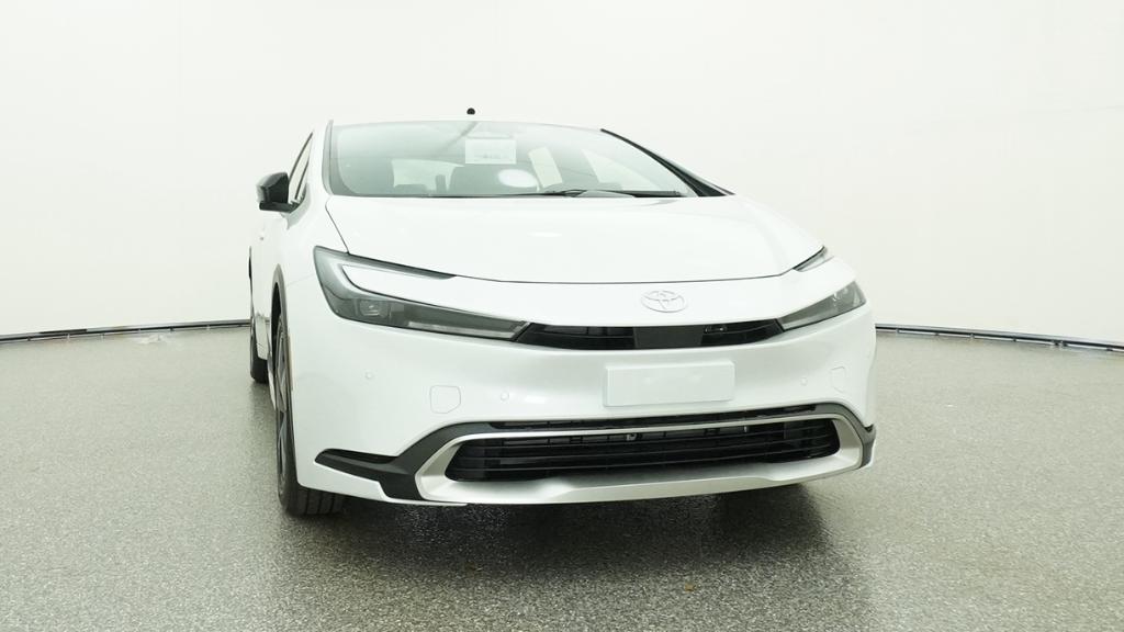New 2026 Wind Chill Pearl <sup>1</sup> Toyota  SE image 24