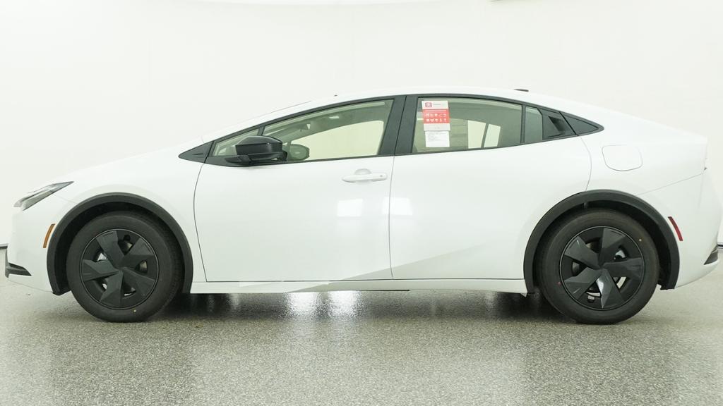 New 2026 Wind Chill Pearl <sup>1</sup> Toyota  SE image 27
