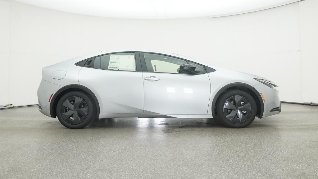 2026 Toyota Prius Plug-in Hybrid SE - Photo 39