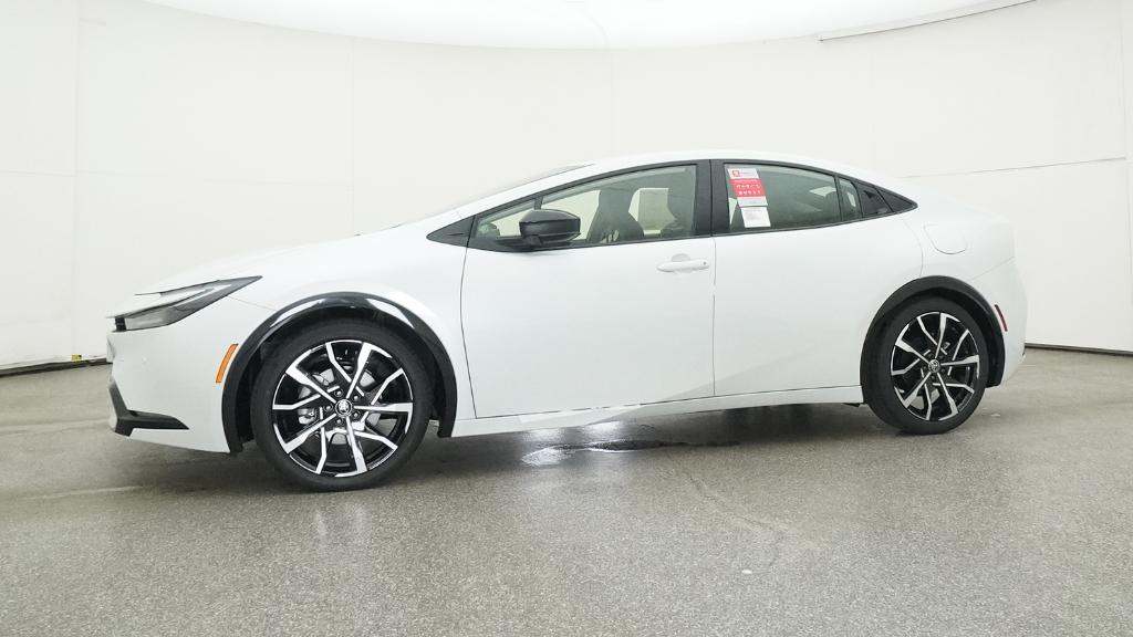 2025 Toyota Prius XSE - Photo 11