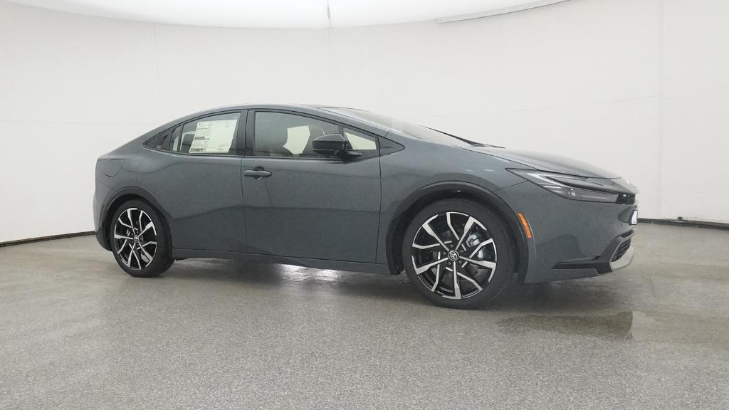 New 2025 Guardian Gray Toyota XSE image 40