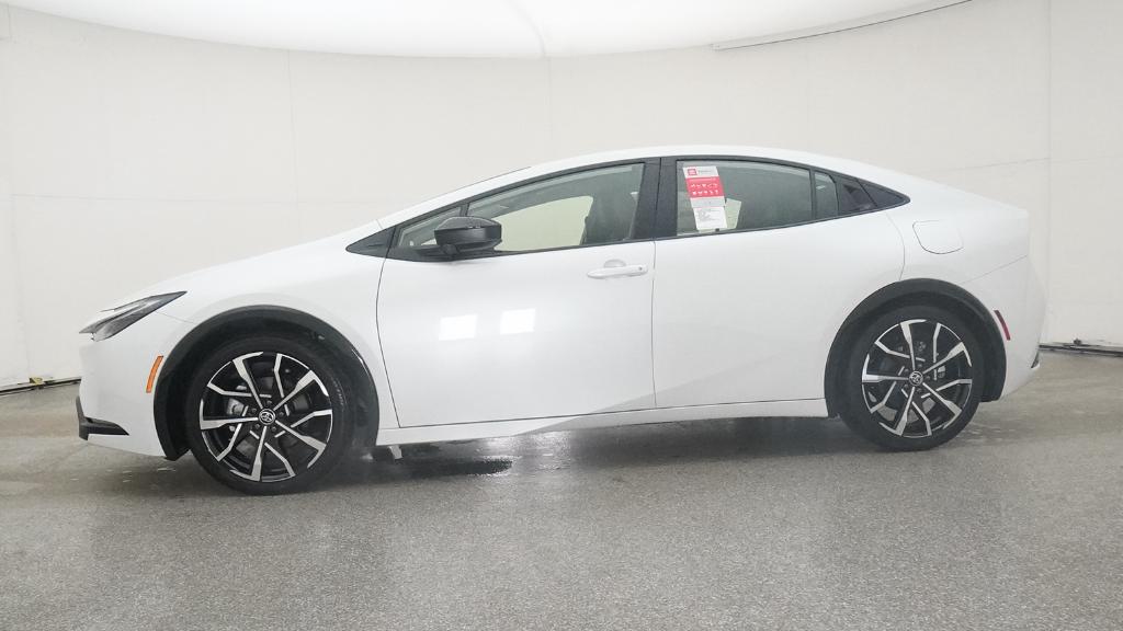 2026 Toyota Prius Plug-in Hybrid XSE - Photo 16