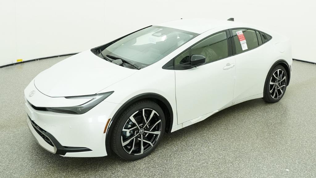 2026 Toyota Prius XSE's photo