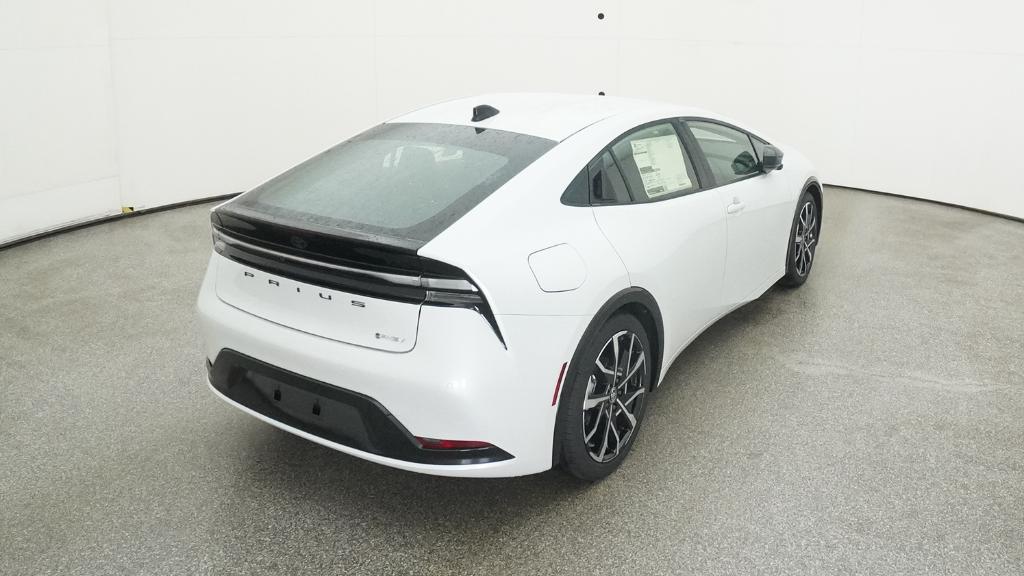 New 2026 Wind Chill Pearl Toyota XSE image 32