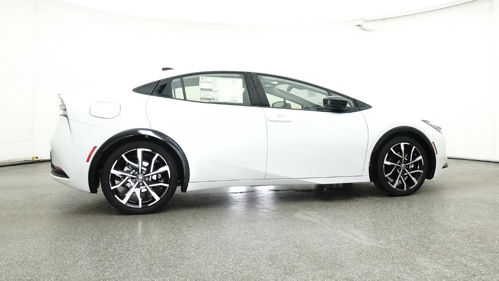 New 2026 Wind Chill Pearl Toyota XSE image 31