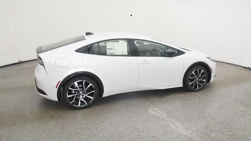 2026 Toyota Prius Plug-in Hybrid XSE photo 3