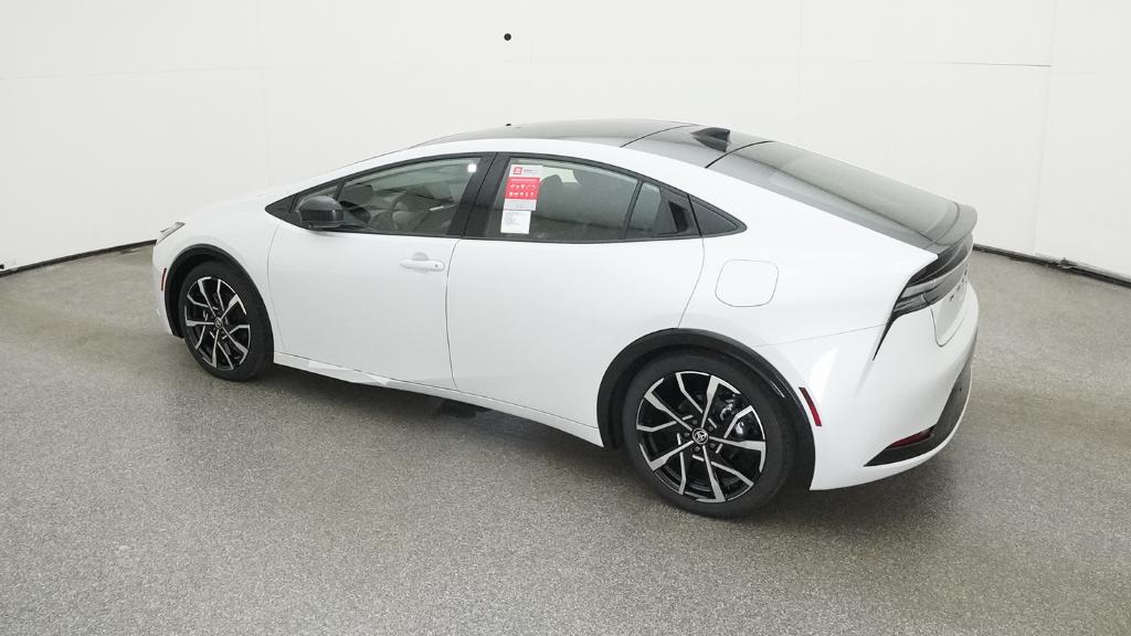 2026 Toyota Prius Plug-in Hybrid XSE photo 4