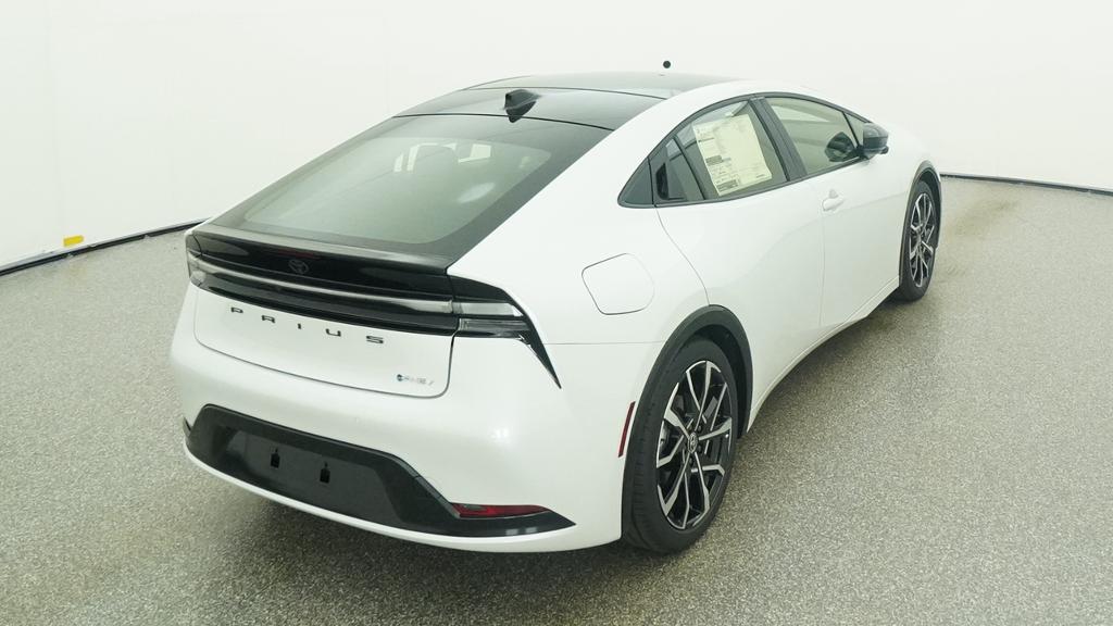 New 2026 Wind Chill Pearl <sup>1</sup> Toyota  XSE image 48