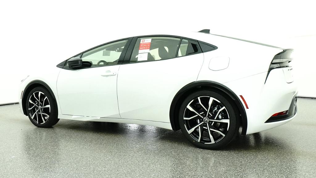 New 2026 Wind Chill Pearl <sup>1</sup> Toyota  XSE image 5