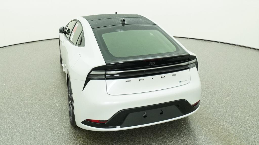New 2026 Wind Chill Pearl <sup>1</sup> Toyota  XSE image 6