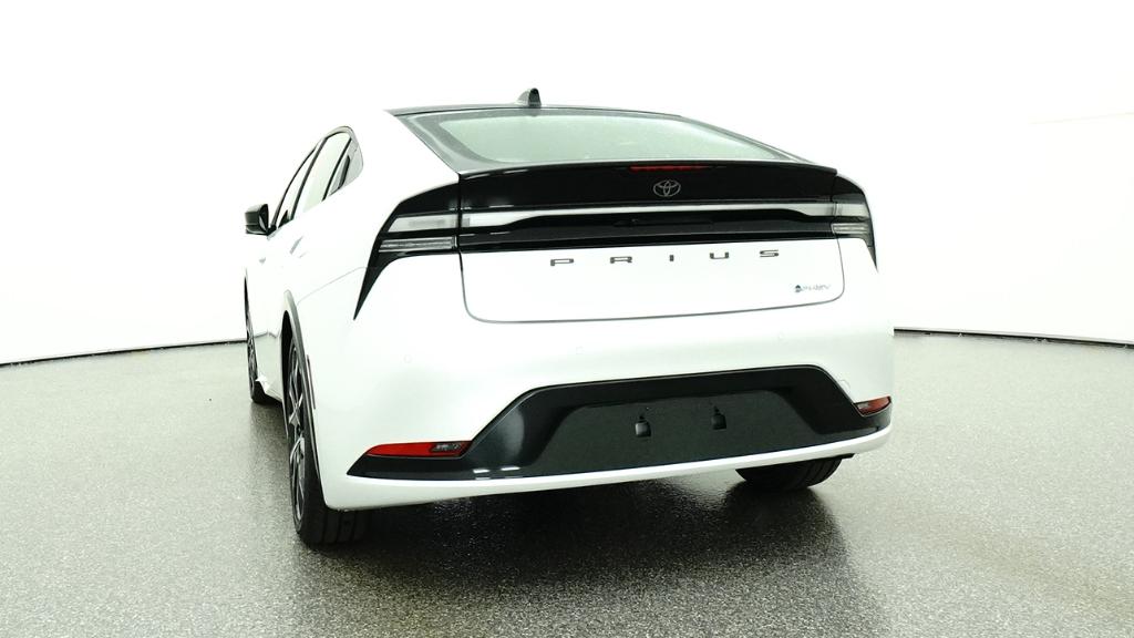 New 2026 Wind Chill Pearl <sup>1</sup> Toyota  XSE image 13
