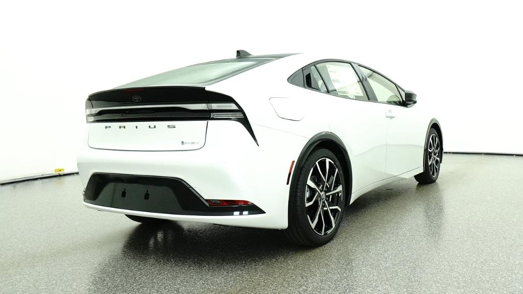 New 2026 Wind Chill Pearl <sup>1</sup> Toyota  XSE image 10