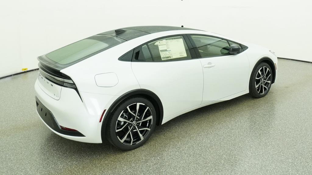 New 2026 Wind Chill Pearl <sup>1</sup> Toyota  XSE image 8