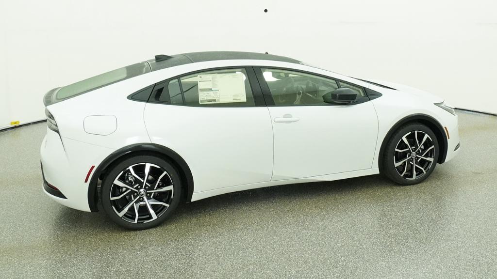New 2026 Wind Chill Pearl <sup>1</sup> Toyota  XSE image 7