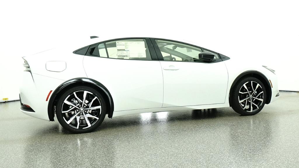 New 2026 Wind Chill Pearl <sup>1</sup> Toyota  XSE image 16