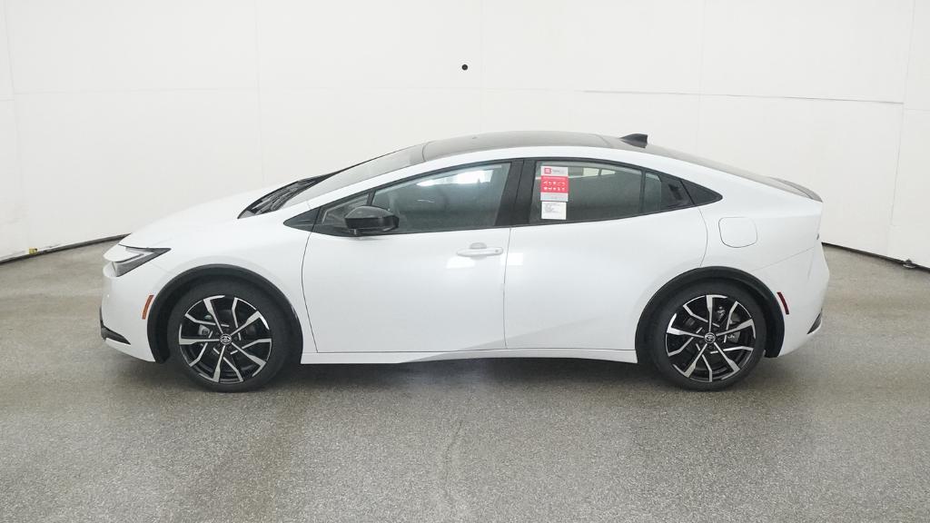 New 2026 Wind Chill Pearl <sup>1</sup> Toyota  XSE Premium image 4