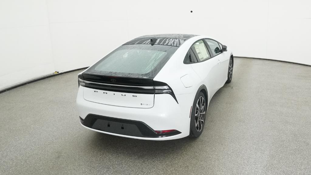 New 2026 Wind Chill Pearl <sup>1</sup> Toyota  XSE Premium image 5