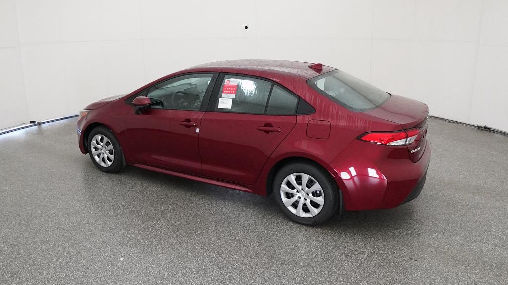 2025 Toyota Corolla LE photo 6