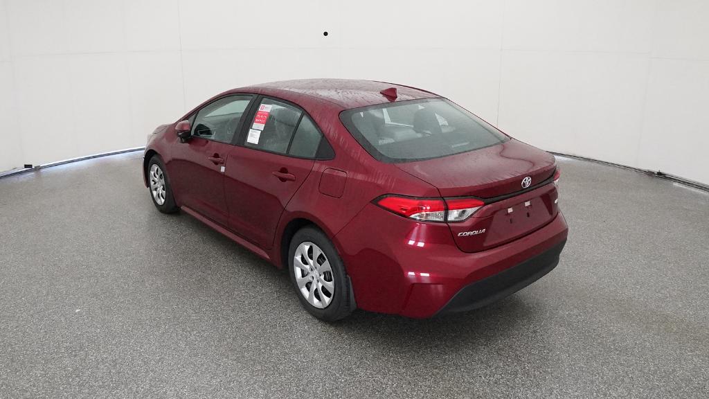 2025 Toyota Corolla LE photo 8