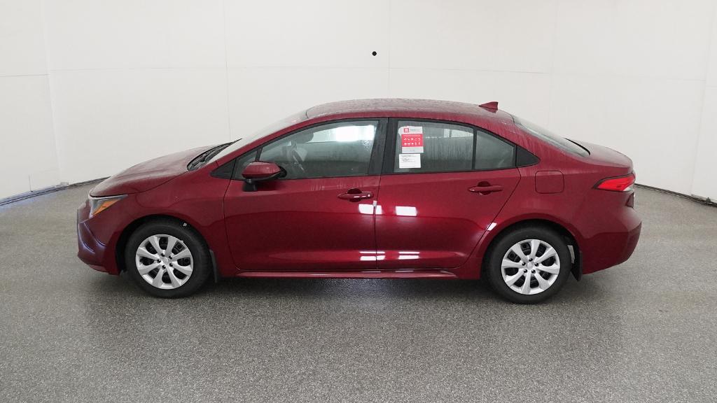 2025 Toyota Corolla LE photo 4
