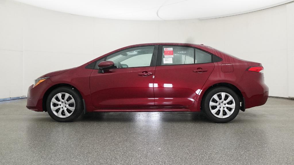 2025 Toyota Corolla LE photo 5