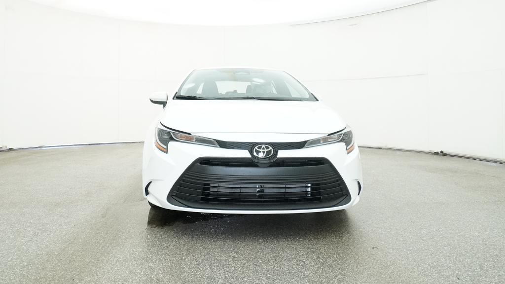 2025 Toyota Corolla LE photo 3
