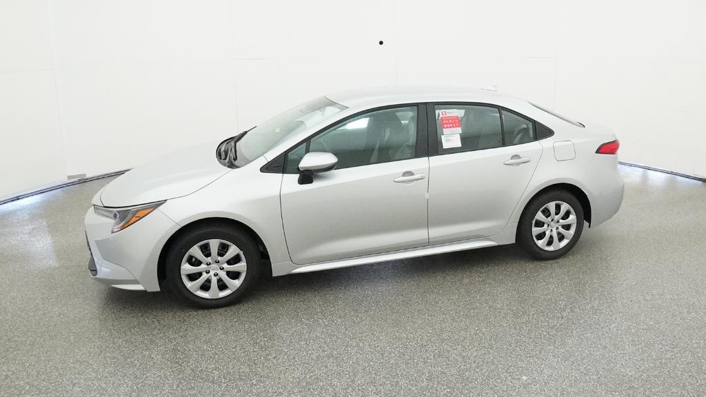 2025 Toyota Corolla LE photo 5