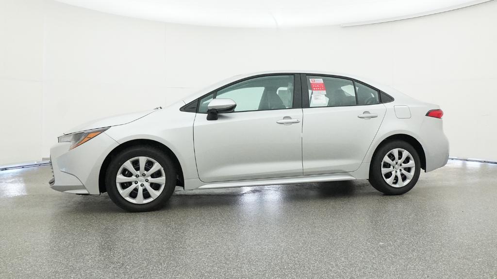 2025 Toyota Corolla LE photo 6