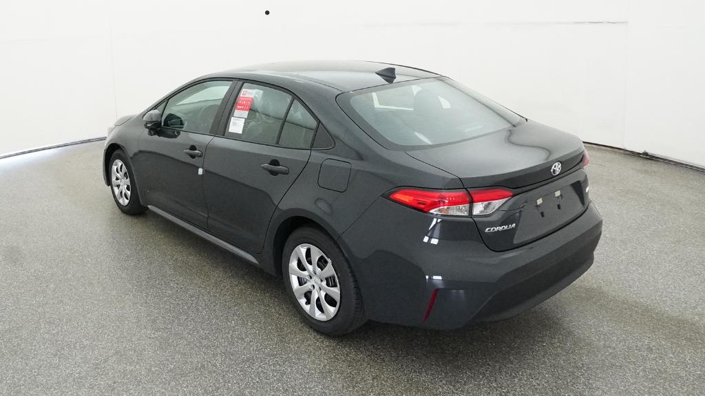 2025 Toyota Corolla LE photo 3
