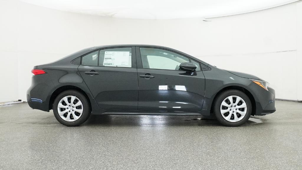 2025 Toyota Corolla LE photo 30