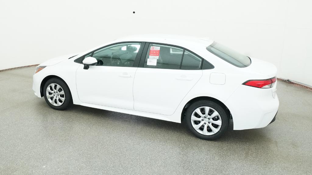 2025 Toyota Corolla LE photo 4
