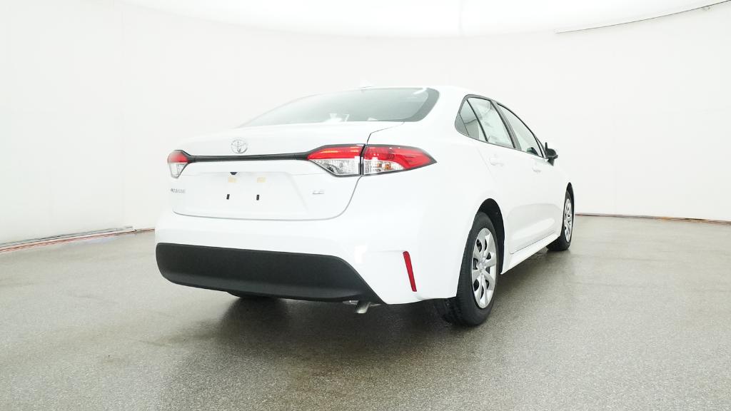 2025 Toyota Corolla LE photo 5