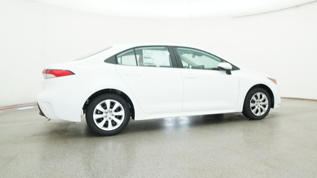 2025 Toyota Corolla LE photo 7