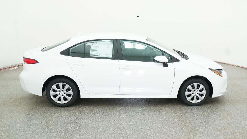 2025 Toyota Corolla LE photo 13