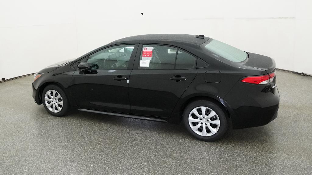 2025 Toyota Corolla LE photo 4